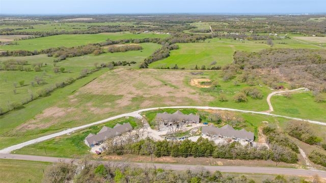 1304 County Road 115 12, Gainesville, TX 76240