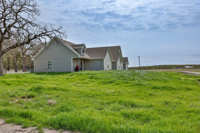 1304 County Road 115 12, Gainesville, TX 76240