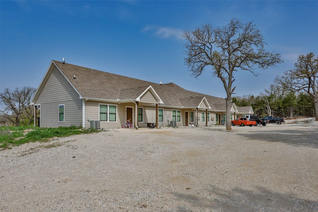 1304 County Road 115 12, Gainesville, TX 76240