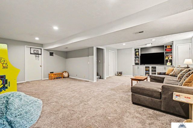 16928 Karen Street, Omaha, NE 68135