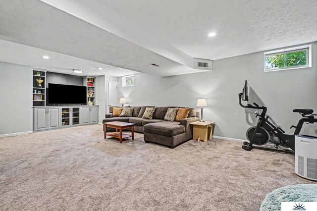 16928 Karen Street, Omaha, NE 68135