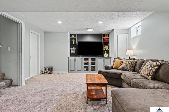 16928 Karen Street, Omaha, NE 68135