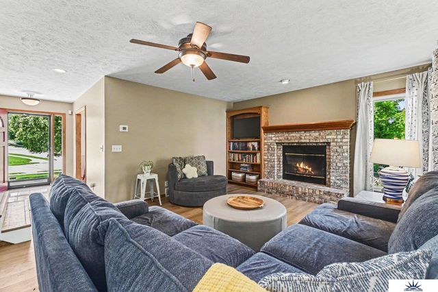 16928 Karen Street, Omaha, NE 68135