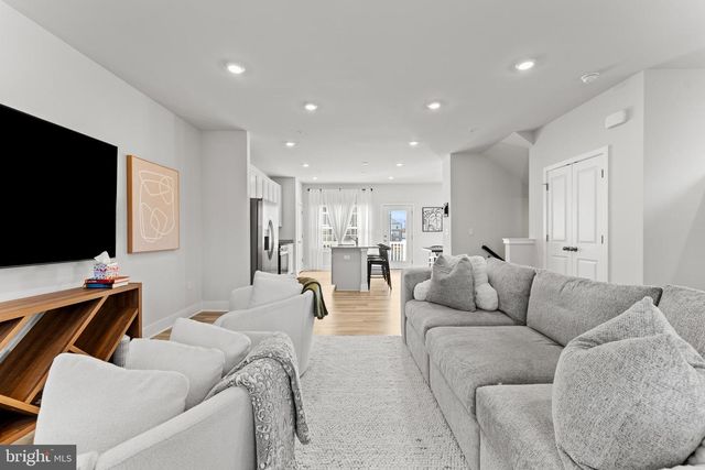 11175 CONWAY PL, White Plains, MD 20695