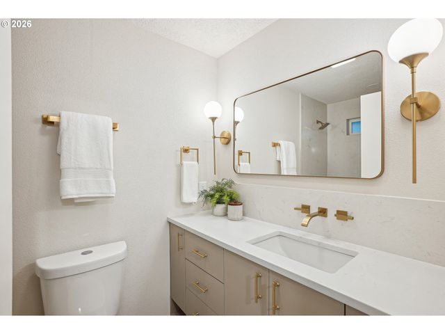3033 Se CONDOR Ave, Gresham, OR 97080