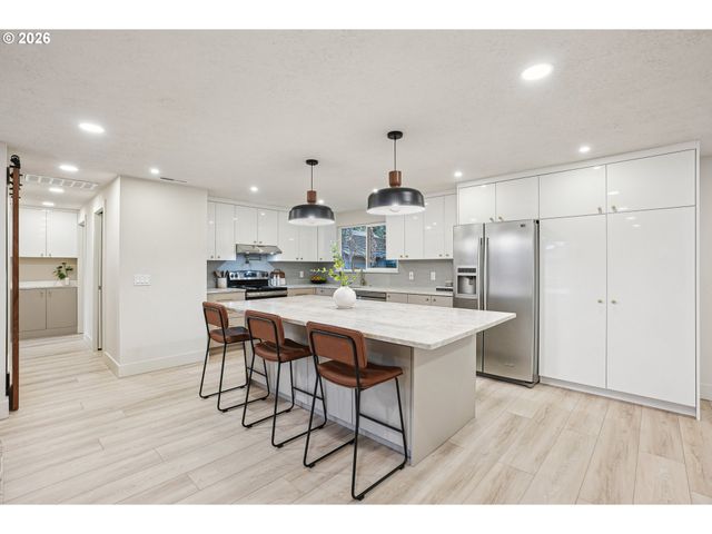 3033 Se CONDOR Ave, Gresham, OR 97080