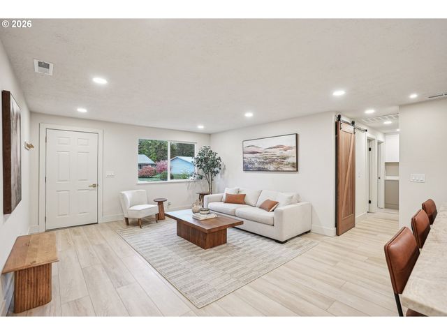 3033 Se CONDOR Ave, Gresham, OR 97080
