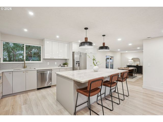 3033 Se CONDOR Ave, Gresham, OR 97080