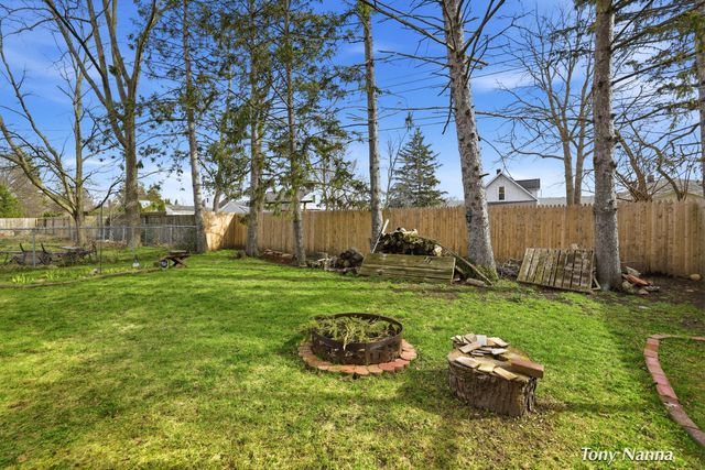 1116 Slayton Avenue, Grand Haven City, MI 49417