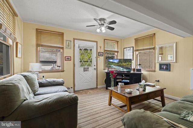 311 LAKEVIEW DR, Collingswood, NJ 08108