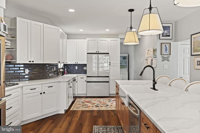 311 LAKEVIEW DR, Collingswood, NJ 08108