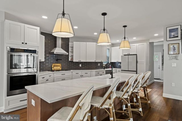 311 LAKEVIEW DR, Collingswood, NJ 08108