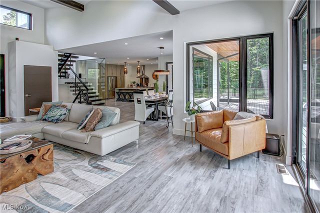 4385 Good Road, Seville, OH 44273