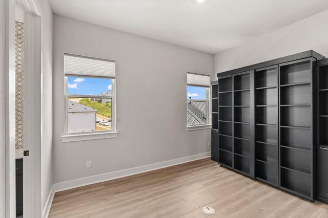 4 Maybury WAY 40, Austin, TX 78738