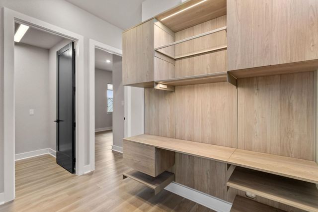 4 Maybury WAY 40, Austin, TX 78738
