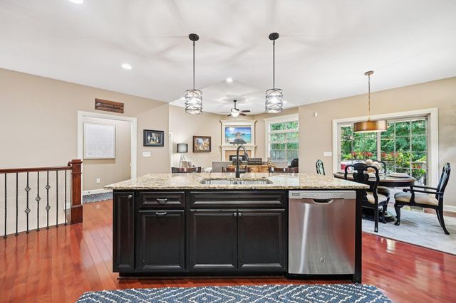 389 Ridgemoor Lane, Westerville, OH 43082