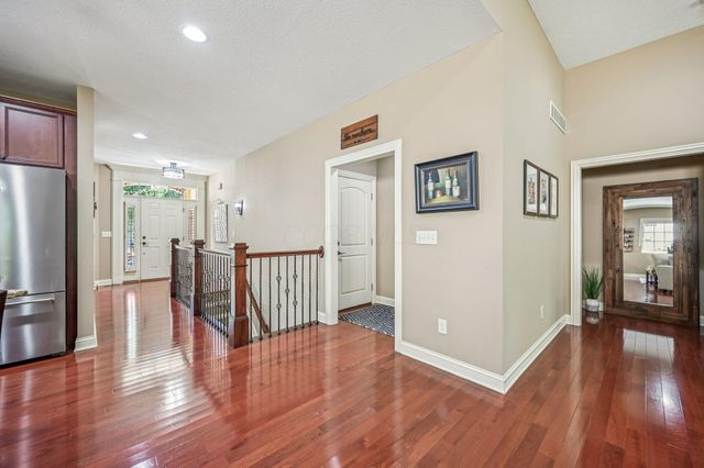 389 Ridgemoor Lane, Westerville, OH 43082