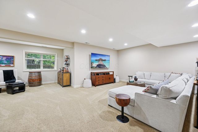 389 Ridgemoor Lane, Westerville, OH 43082