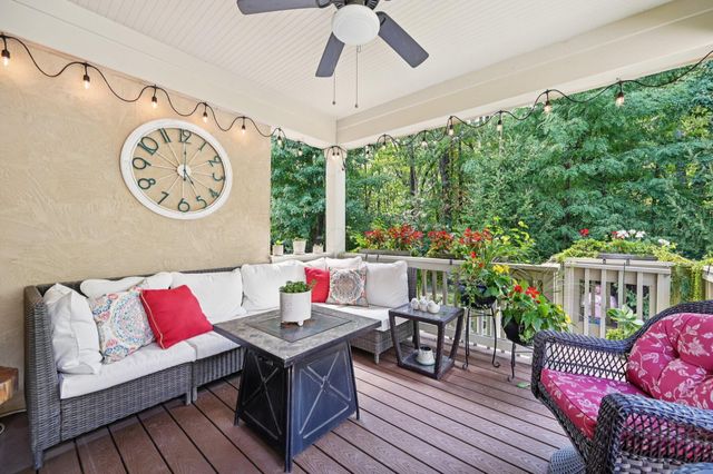 389 Ridgemoor Lane, Westerville, OH 43082