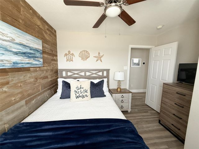 105 Stanek Drive, Surfside Beach, TX 77541