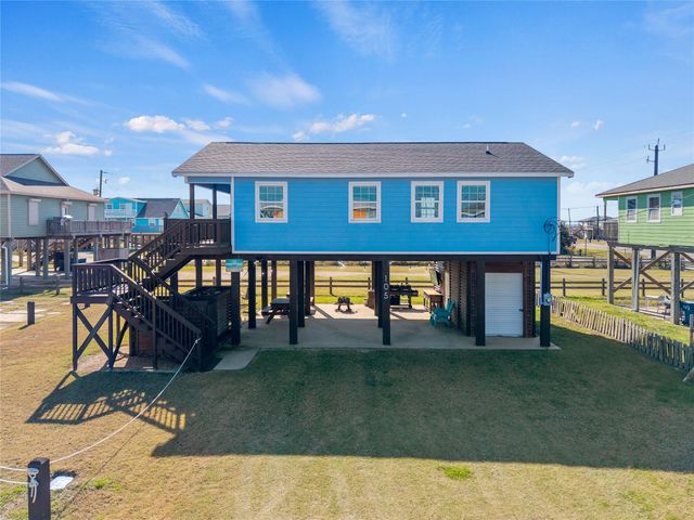 105 Stanek Drive, Surfside Beach, TX 77541