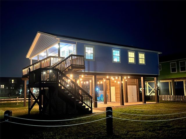 105 Stanek Drive, Surfside Beach, TX 77541