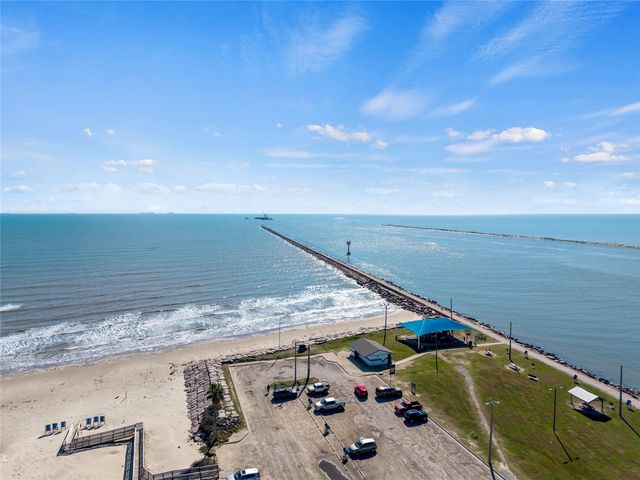 105 Stanek Drive, Surfside Beach, TX 77541