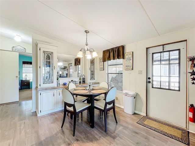 6 CAYMAN CIRCLE, Umatilla, FL 32784