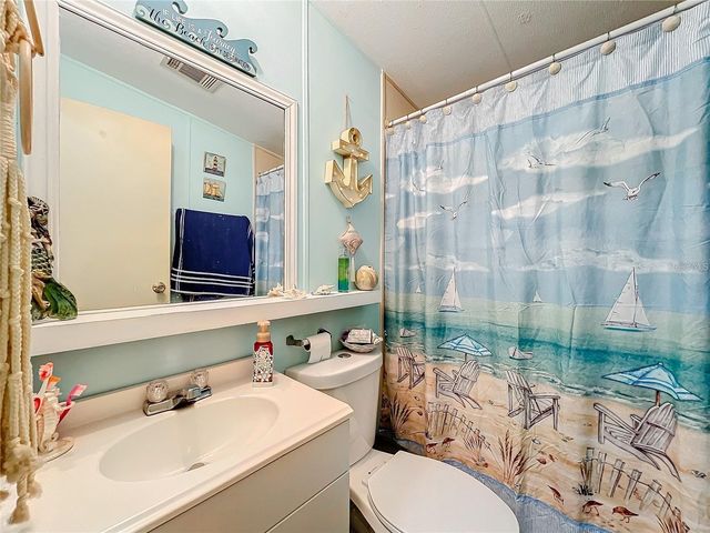 6 CAYMAN CIRCLE, Umatilla, FL 32784