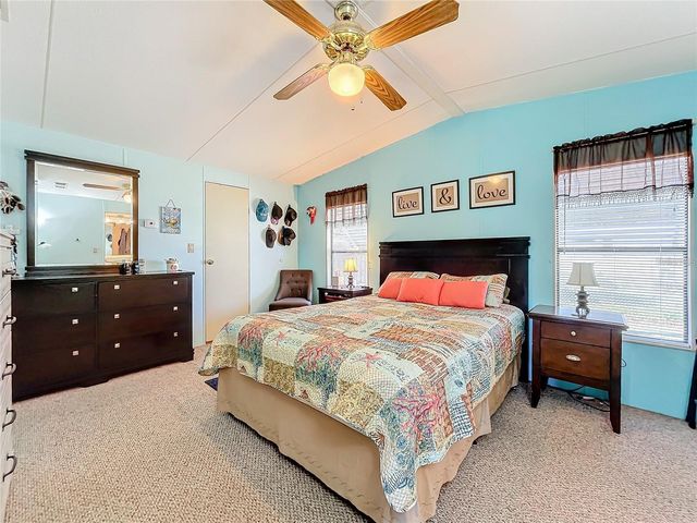 6 CAYMAN CIRCLE, Umatilla, FL 32784