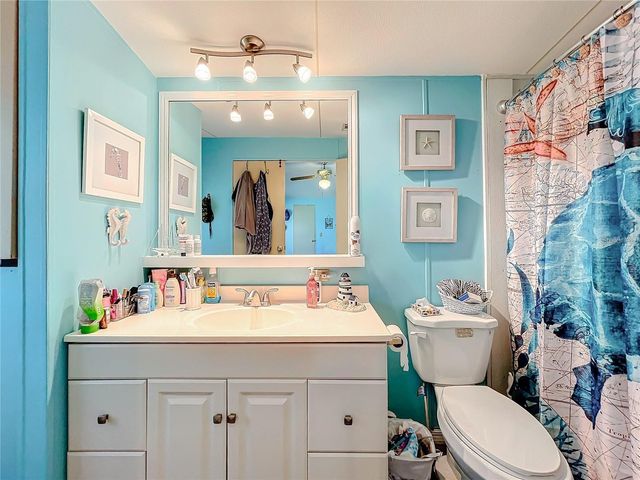 6 CAYMAN CIRCLE, Umatilla, FL 32784