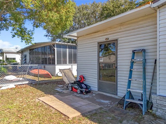 6 CAYMAN CIRCLE, Umatilla, FL 32784