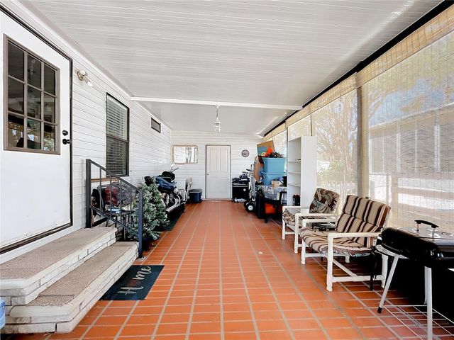 6 CAYMAN CIRCLE, Umatilla, FL 32784