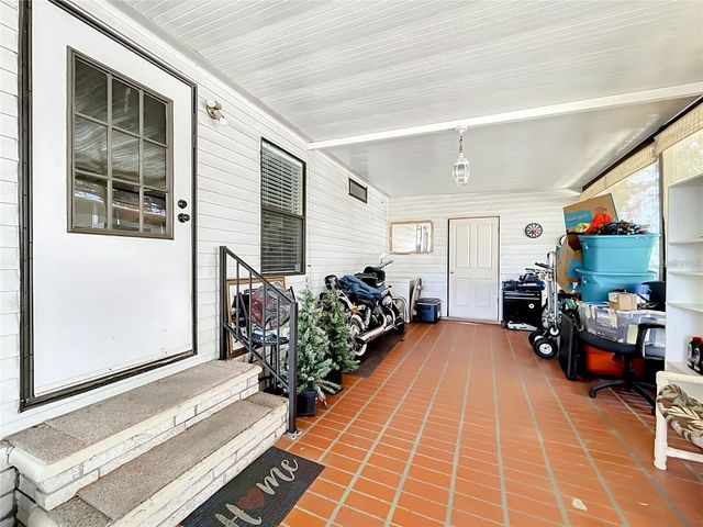 6 CAYMAN CIRCLE, Umatilla, FL 32784