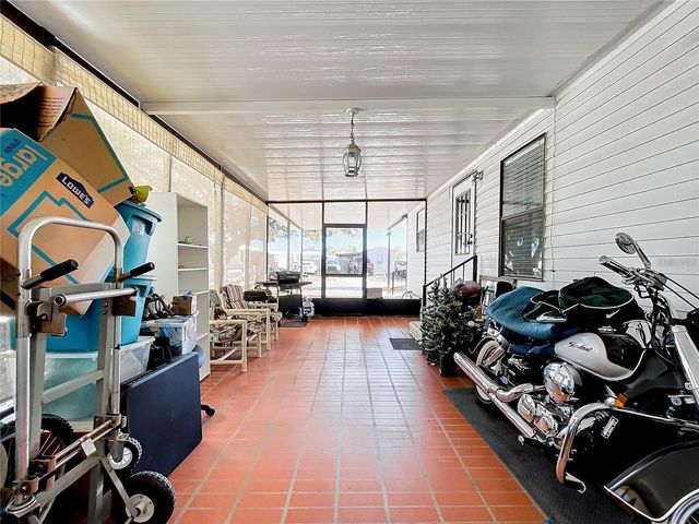 6 CAYMAN CIRCLE, Umatilla, FL 32784