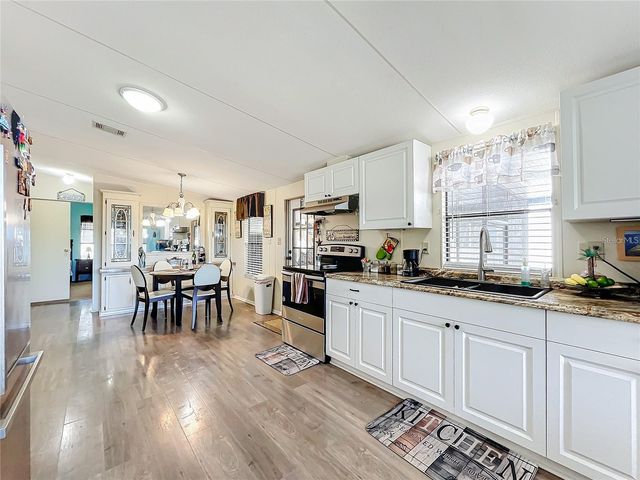 6 CAYMAN CIRCLE, Umatilla, FL 32784