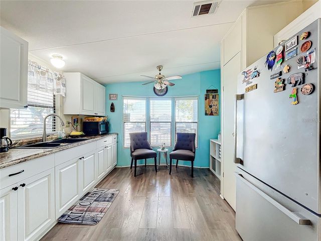 6 CAYMAN CIRCLE, Umatilla, FL 32784