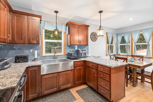 4198 Timber Lane, Des Moines, IA 50317