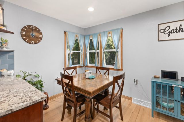 4198 Timber Lane, Des Moines, IA 50317