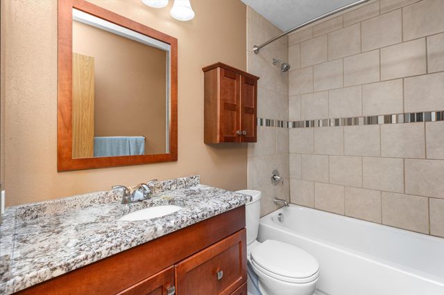4198 Timber Lane, Des Moines, IA 50317