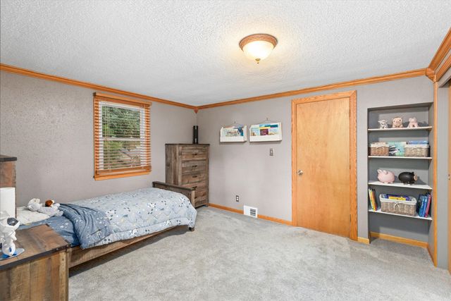 4198 Timber Lane, Des Moines, IA 50317