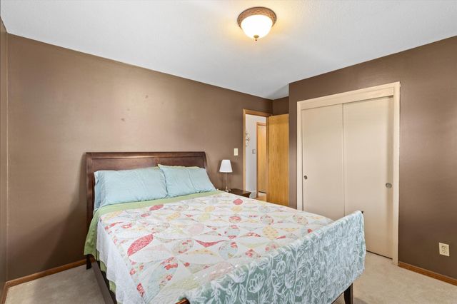 4198 Timber Lane, Des Moines, IA 50317