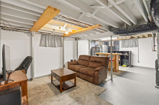 4198 Timber Lane, Des Moines, IA 50317