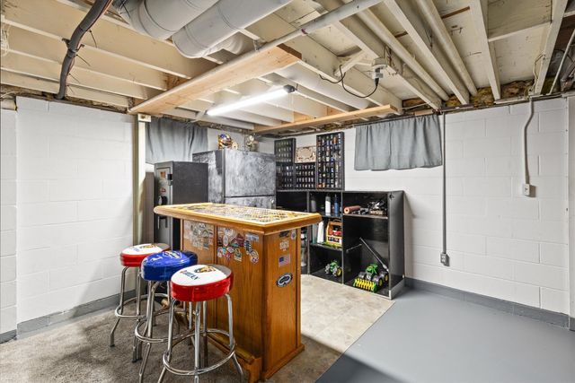 4198 Timber Lane, Des Moines, IA 50317