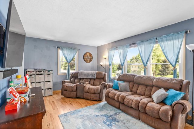 4198 Timber Lane, Des Moines, IA 50317