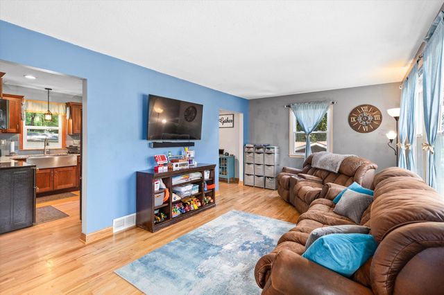 4198 Timber Lane, Des Moines, IA 50317