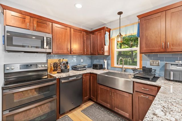 4198 Timber Lane, Des Moines, IA 50317