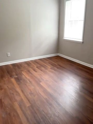 563 McMurray Dr, Nashville, TN 37211