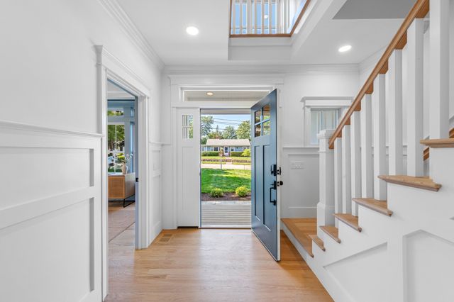 16 Middleby Road, Lexington, MA 02421
