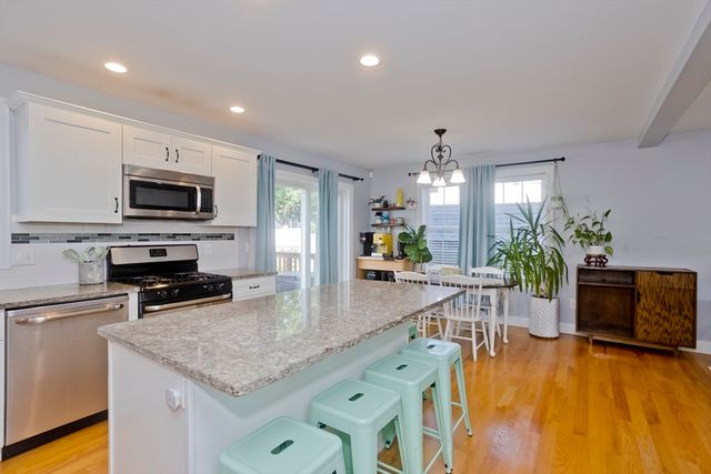 15 Lombard Ave, East Longmeadow, MA 01028